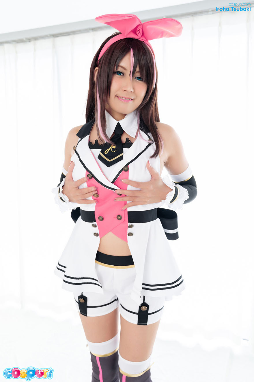 Darling Iroha Tsubaki Posing In Her Sexy Cosplay Outfit